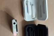 Few smal electronic gadgets, working great, MP3 player and 2 wireless earphones with chargers