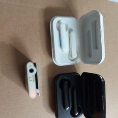 Few smal electronic gadgets, working great, MP3 player and 2 wireless earphones with chargers