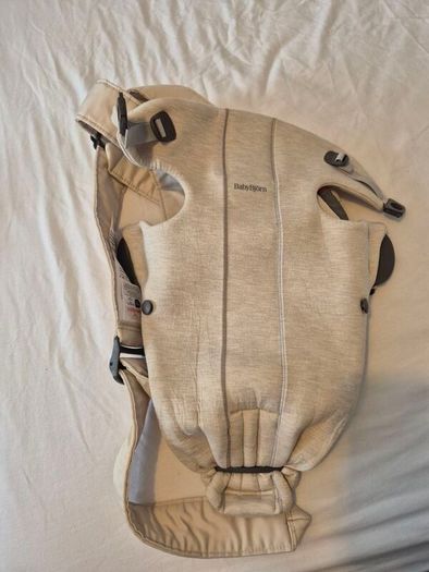 Babybjorn baby carrier mini light beige