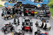 New 695pcs City Police Series SWAT 8 In 3 City Police Truck Station Building Blocks Robot Aircraft sets toys Similar to Lego