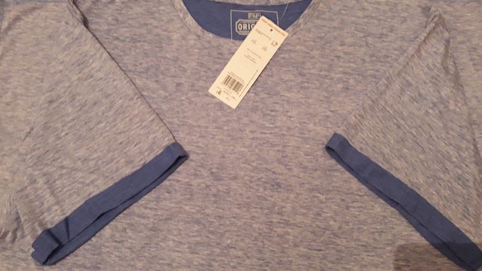 F&F Original Men's XXL Speckled Light Blue T-Shirt with Dark Blue Trim  (Brand New & Tagged)
