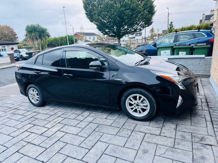Toyota PRIUS 1.8 Auto Hybrid (2018)