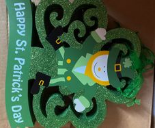 Box of 29 St Patrick's Day decorations / items