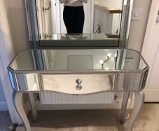 dressing table + mirror + mirror