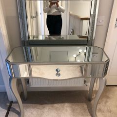 dressing table + mirror + mirror