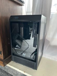 Thermaltake Tower 200 Black/Mini ITX Computer Case/ 2x140mm