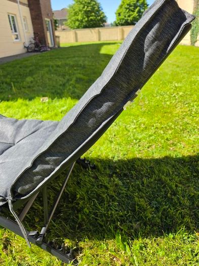 Sunbed with Waterproof Padding
