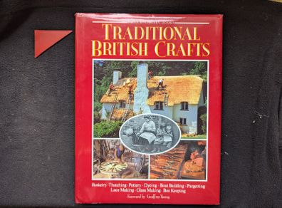 B00K_Traditional British Crafts