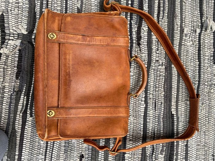 Briefcase soft leather Coach Essex shoulder bag laptop case
