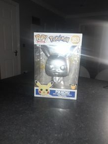 Jumbo Pikachu silver limited 2025 Funko pop