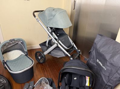 Uppababy Vista V2 car seat with isofix 360
