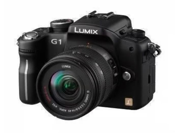 Panasonic Lumic DMC G7 / with charger pack & Raggard camera case