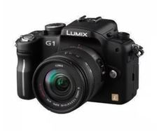 Panasonic Lumic DMC G7 / with charger pack & Raggard camera case
