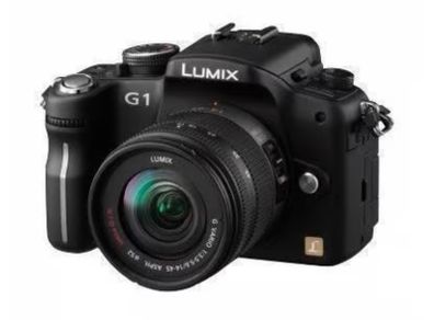 Panasonic Lumic DMC G7 / with charger pack & Raggard camera case