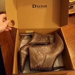 Womens Boots : 'Dune' (size 8)