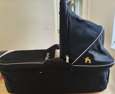 Out n About Newborn carrycot /bassinet & adapter