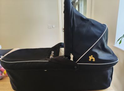 Out n About Newborn carrycot /bassinet & adapter
