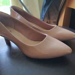 New women's shoes.