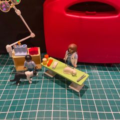 PLAYMOBIL 5653 Case City Life Collectable Small Vet Carry Case Vet Animals Kids