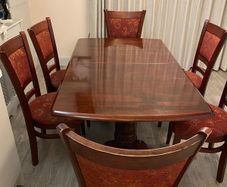 Mahogany style extending table plus 6 chairs.