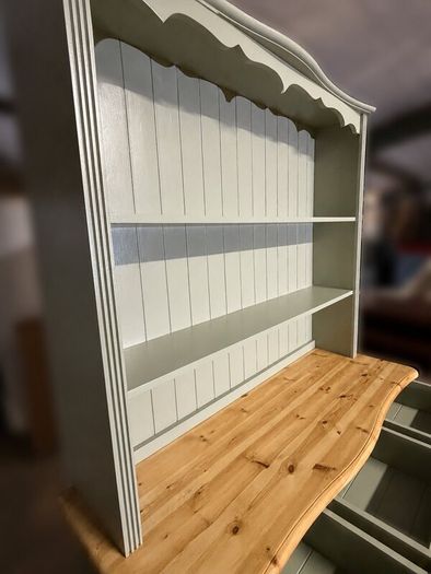 Beautiful Painted Pine Walsh dresser/kitchen Hutch