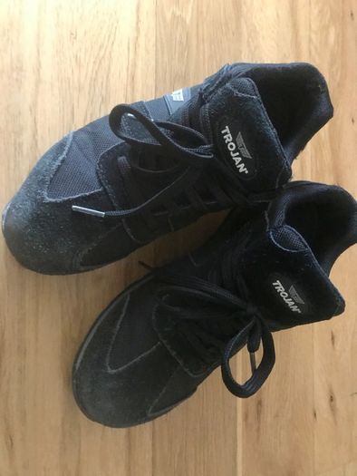 Safety shoes size 6uk, 39 eu