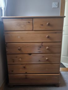chest of drawers in Mallow