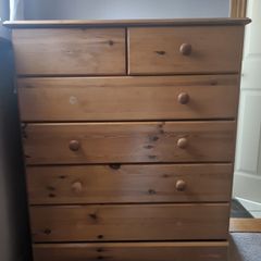 chest of drawers in Mallow