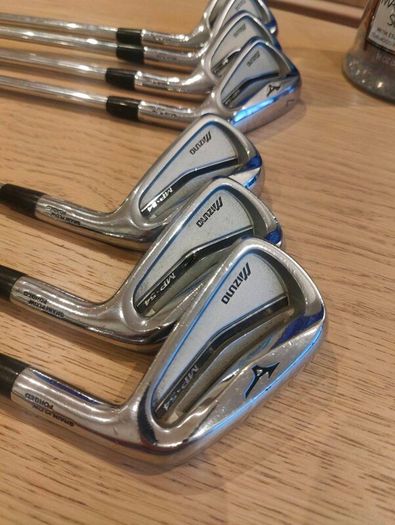 Mizuno MP-54 irons (PW - 4 iron) - Right Handed