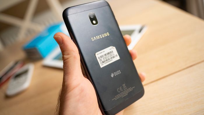 Samsung Galaxy J3 2017 + Old Nokia phones + iPad