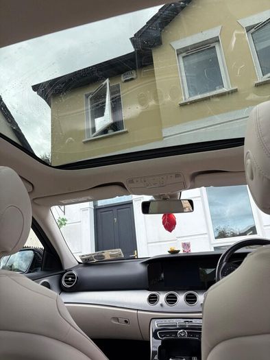 Mercedes-Benz E 2.0 Diesel | Panoramic Sunroof