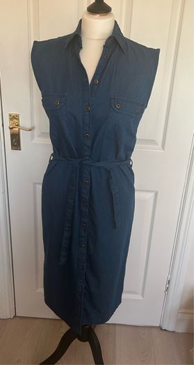 Knee-length blue denim dress