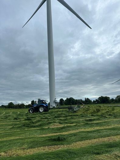 Tedding.Hay.Hay.hayJuly all day drying fast