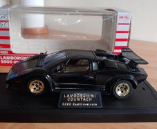 Vintage Majorette Countach 5000 Quattrovalvole 1:24 (4203)