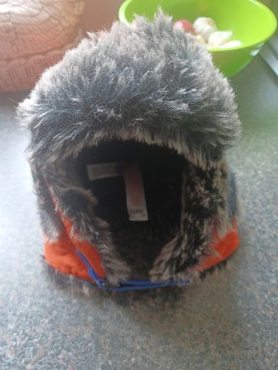 Boys thinsulate hat age 3-6 years