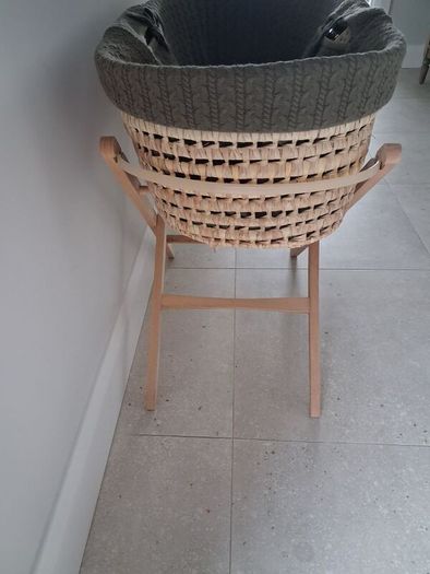 Green sheep moses basket