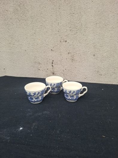 3 blue willow style tea cups postage possible