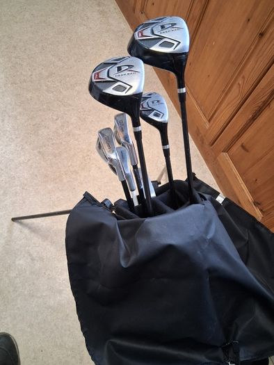 Golf clubs.Set Of Wilson Right Handed Golf Clubs For A 12 To 14 Year Old. Collect In Dublin Or Receive Via Post.