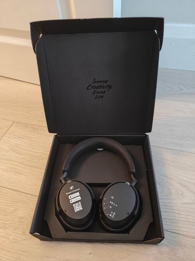 Sennheiser accentum black headphones