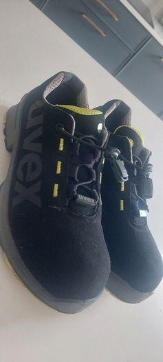 Uvex safety shoes