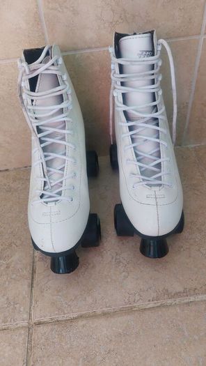 Roller Skates ( white ) Size 7
