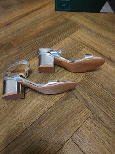sandal