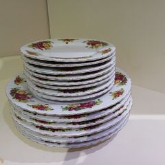 Dinner Plates Set