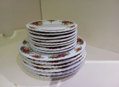 Dinner Plates Set