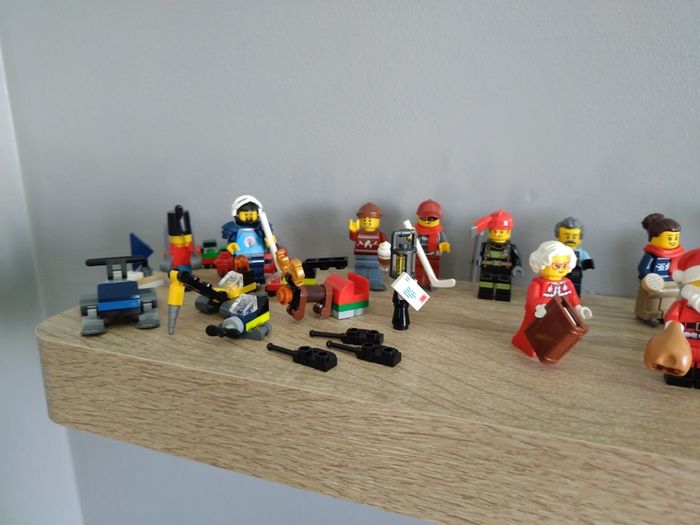 LEGO Winter Village Accessories and Mini Figures Bundle 2