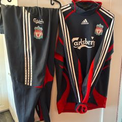 Liverpool formation tracksuit