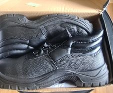 Size 9 safety boots