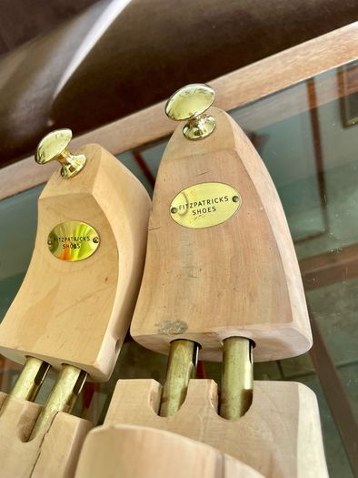 Vintage Gentlemen Sculpted Wooden Shoe Trees Set Size 10 or 43 Fitzpatricks Shoes