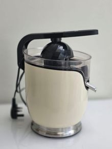 Juicer - orange juicer / citrus juicer