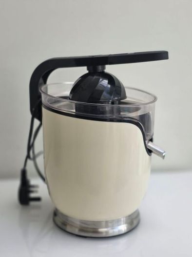 Juicer - orange juicer / citrus juicer